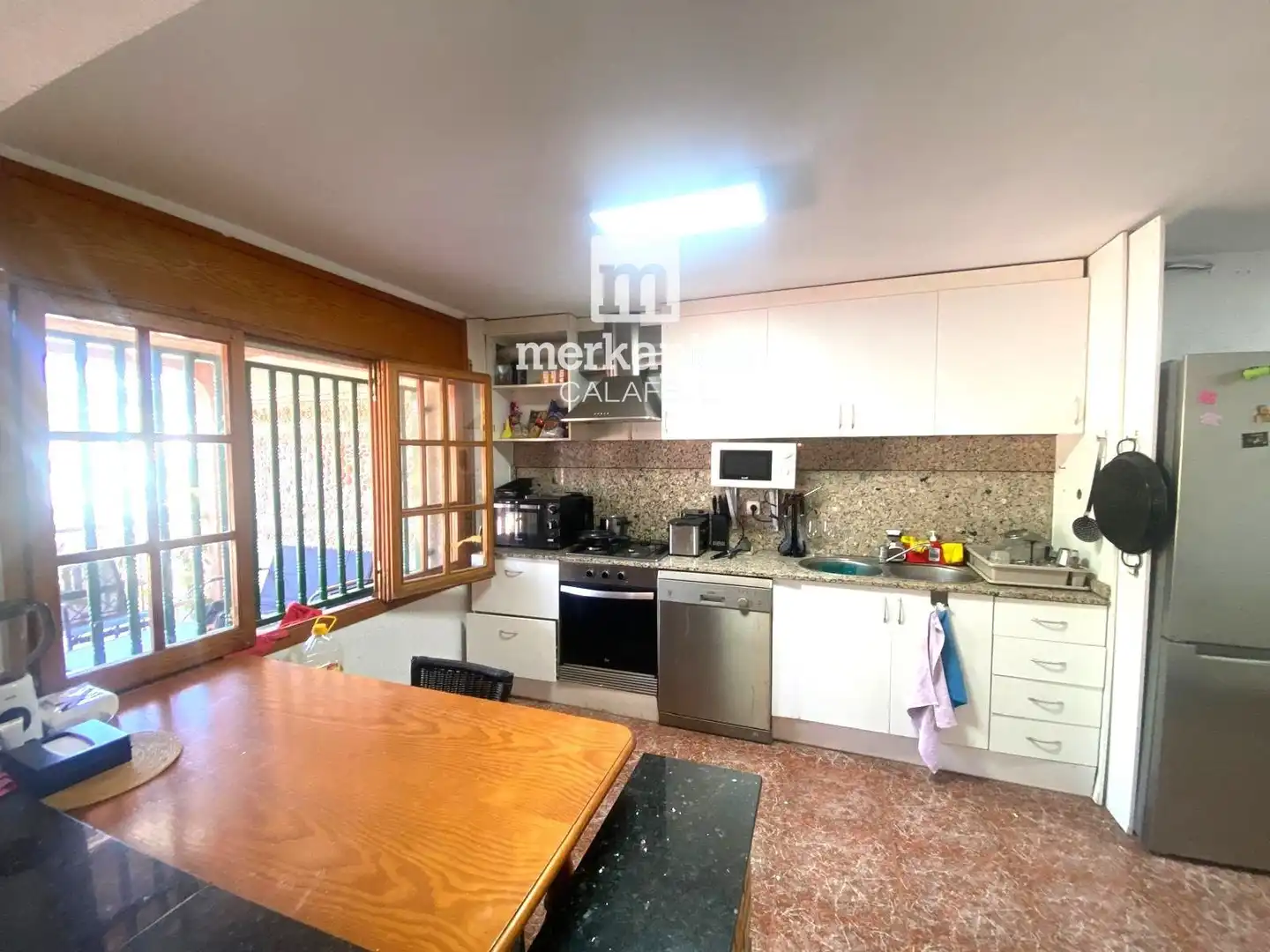 Cuina de Casa o xalet en venda en Cunit amb Jardí privat, Terrassa i Traster