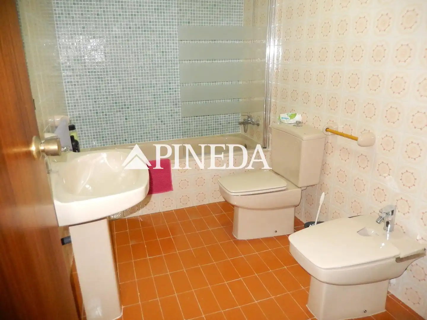 Bathroom of Flat for sale in Casco Antiguo