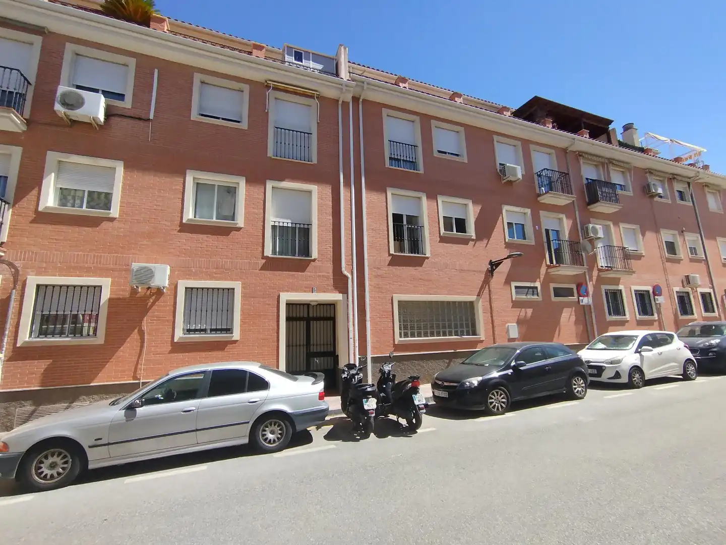 Exterior view of Flat for sale in Armilla  with Air Conditioner