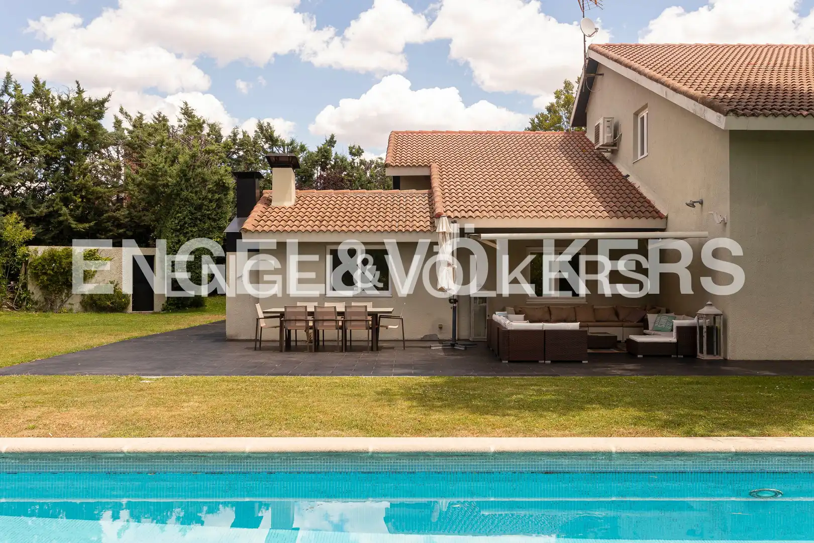 Terrace of Houses for rent in Boadilla del Monte  with Air Conditioner, Heating and Private garden
