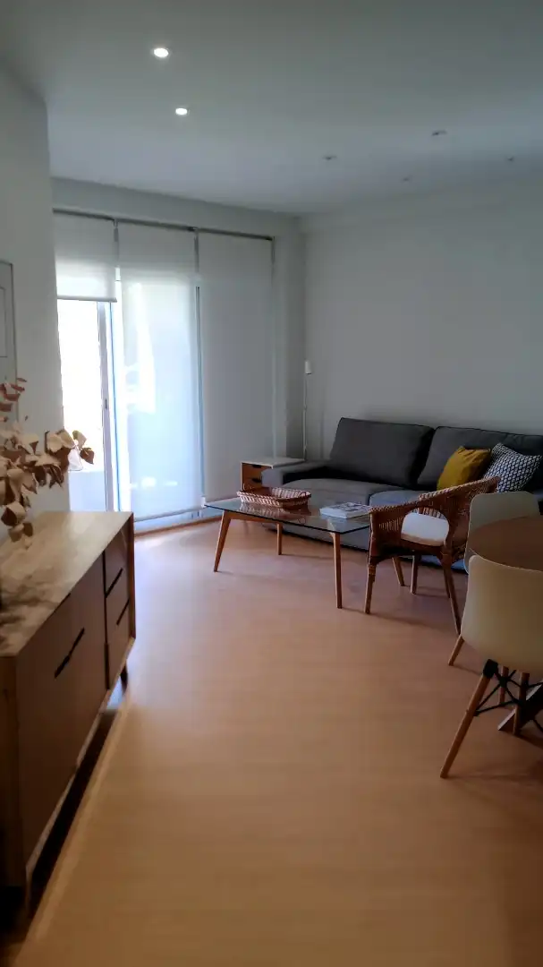 Sala d'estar de Apartament de lloguer en Benicasim / Benicàssim amb Aire condicionat, Calefacció i Jardí privat