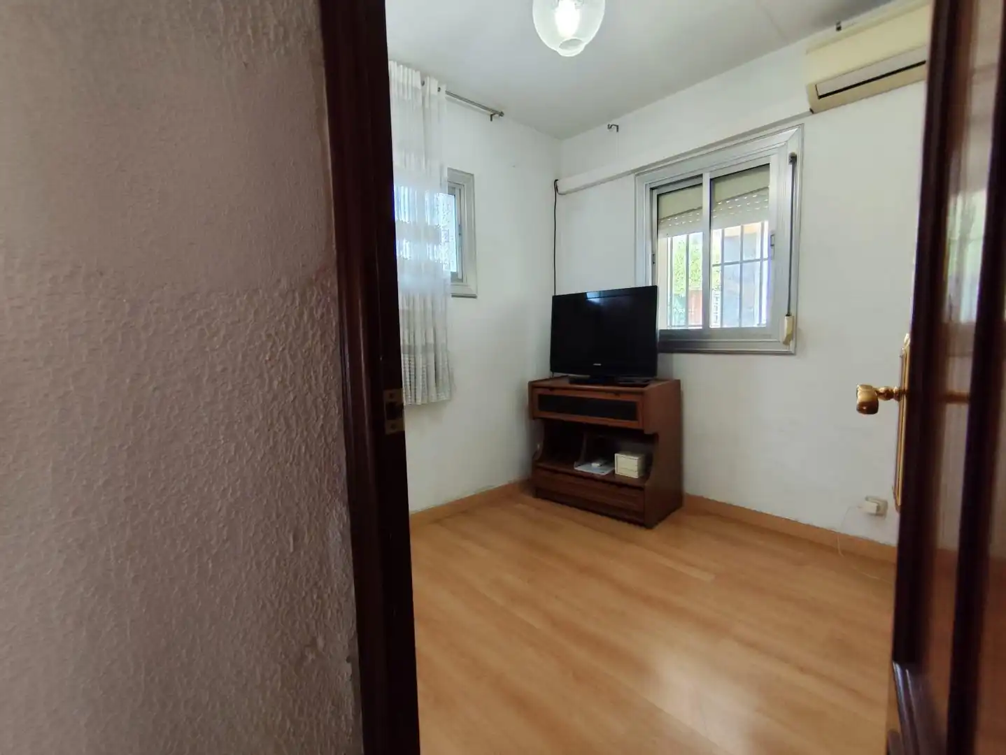 Habitación de Casa o chalet en venta en Santa Perpètua de Mogoda con Aire acondicionado, Calefacción y Jardín privado