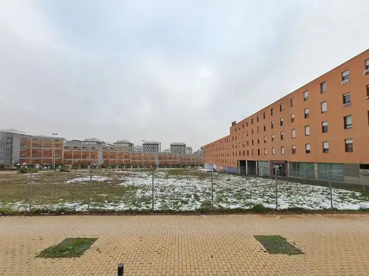 Terreno industrial en venta en  Pamplona / Iruña