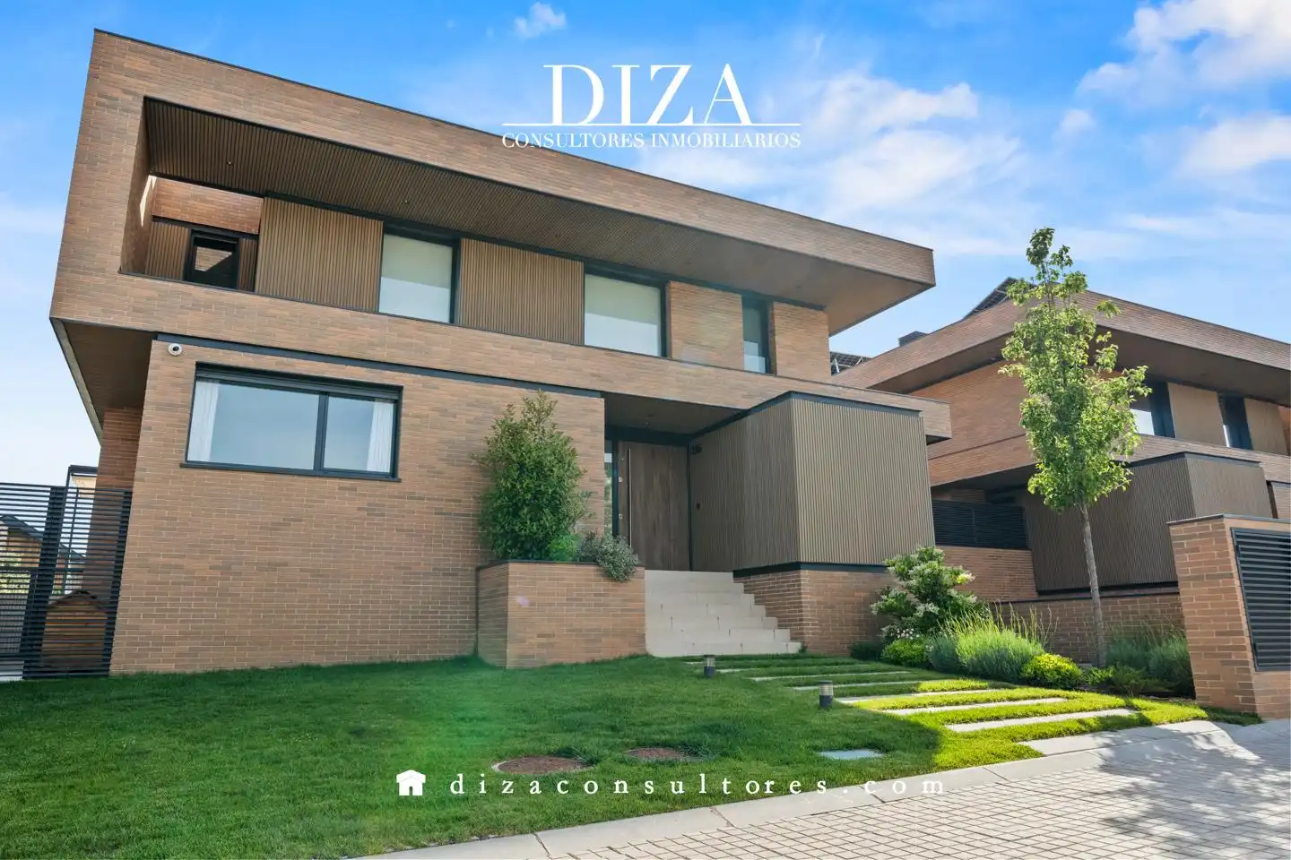 Exterior view of Houses for sale in Las Rozas de Madrid  with Air Conditioner, Heating and Private garden