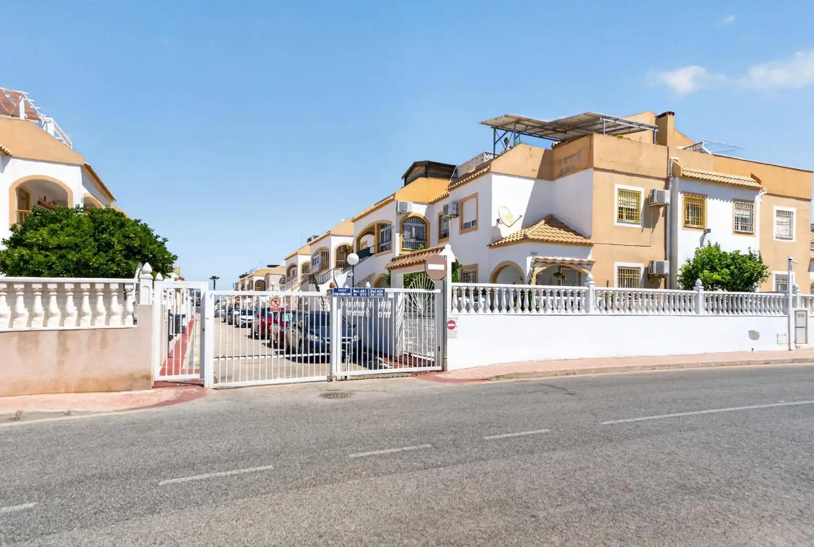 Vista exterior de Apartamento en venta en Torrevieja con Jardín privado y Piscina comunitaria