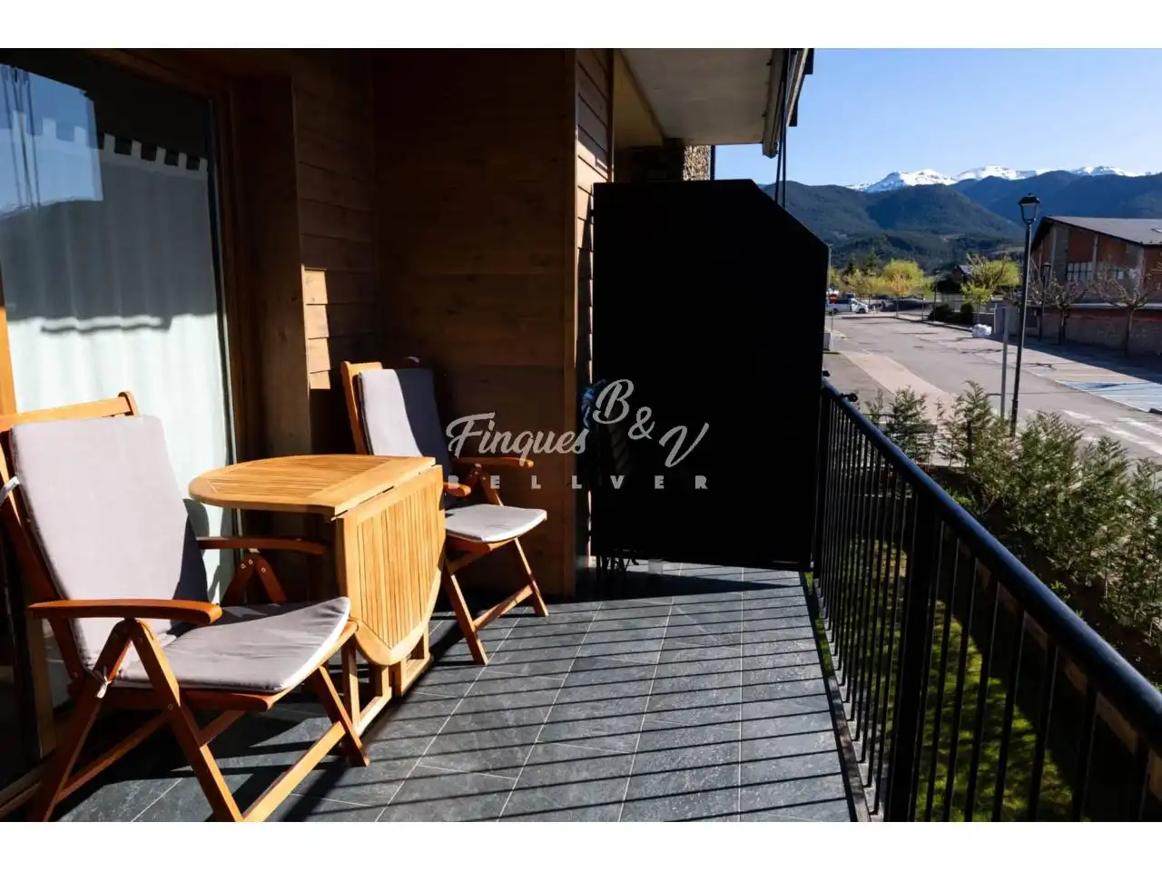 Terraza de Apartamento en venta en Bellver de Cerdanya con Aire acondicionado, Calefacción y Parquet