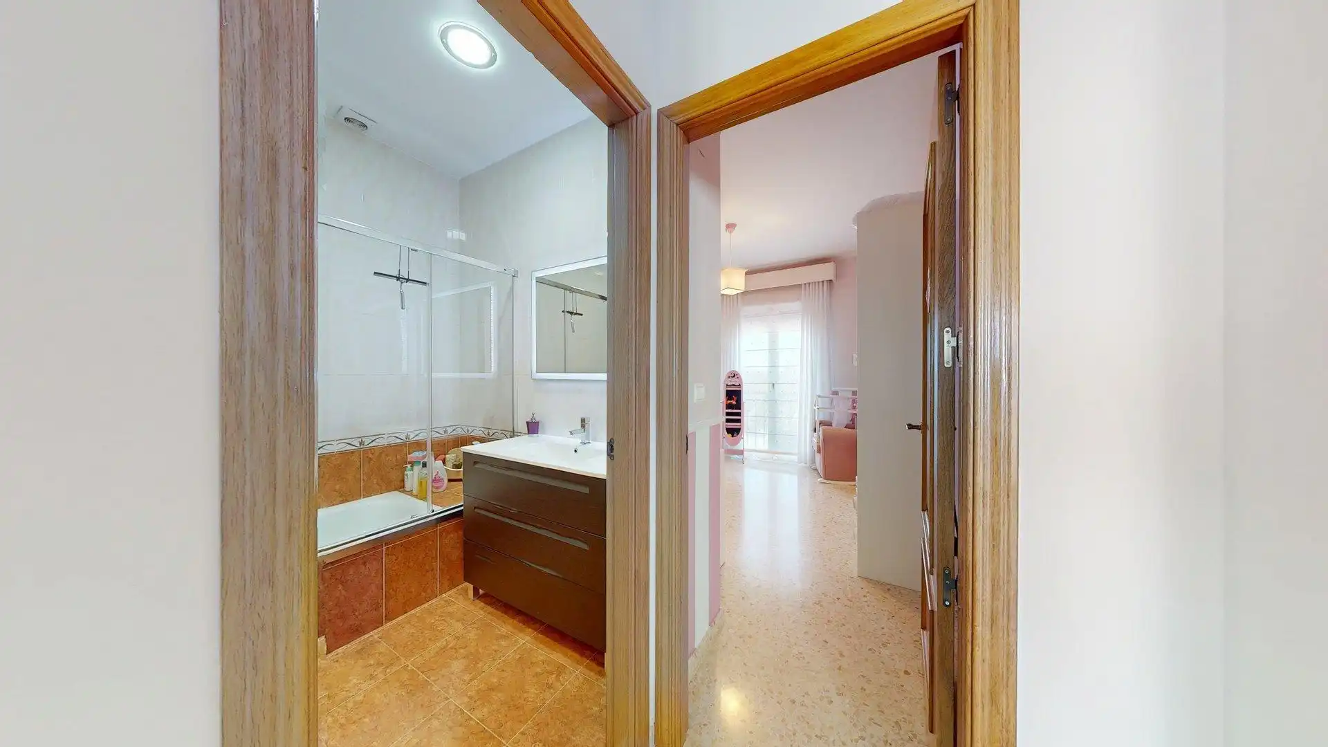 Baño de Casa adosada en venta en La Guijarrosa con Aire acondicionado, Calefacción y Terraza