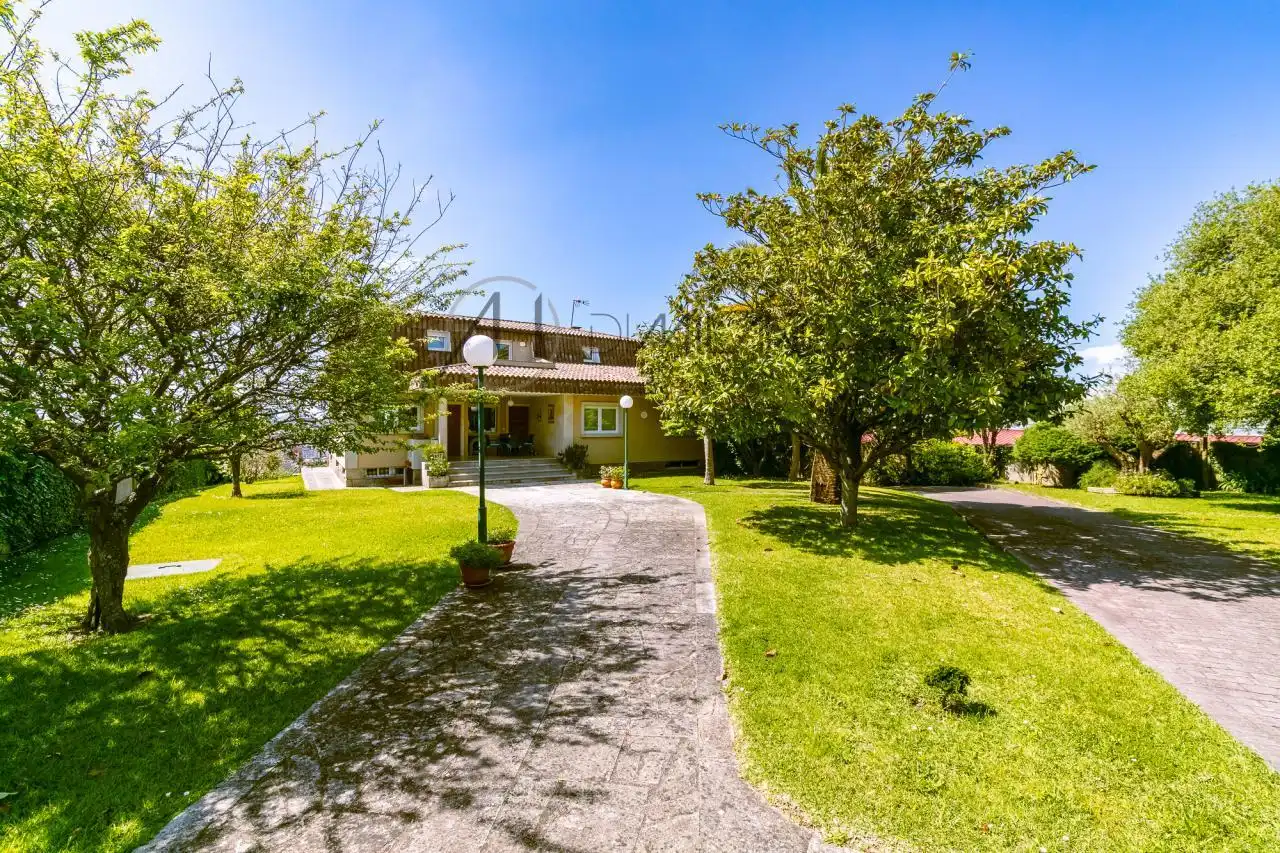 Jardín de Casa o chalet en venta en Vigo  con Calefacción, Jardín privado y Parquet