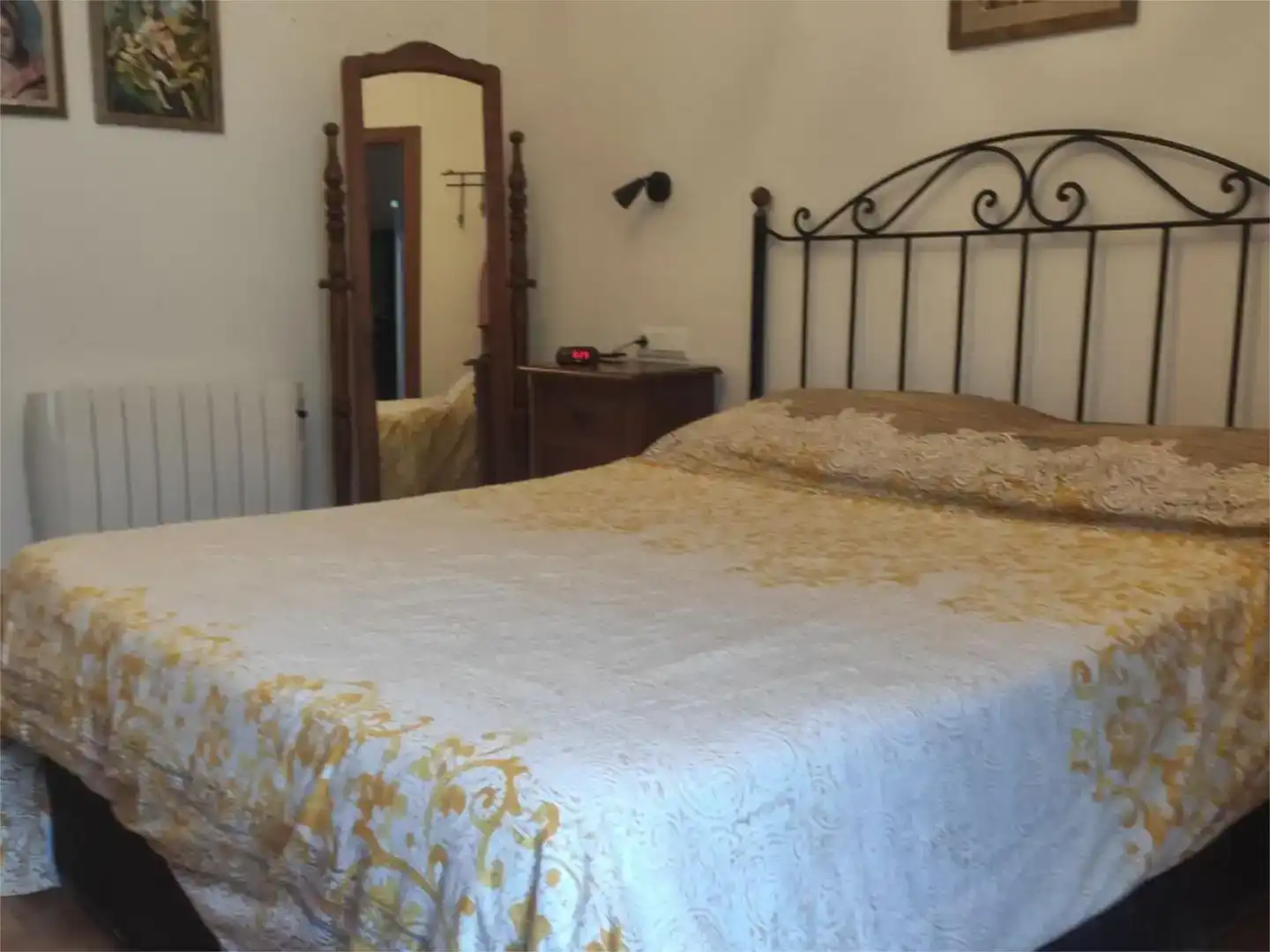 Dormitori de Pis en venda en Beas amb Aire condicionat, Jardí privat i Parquet