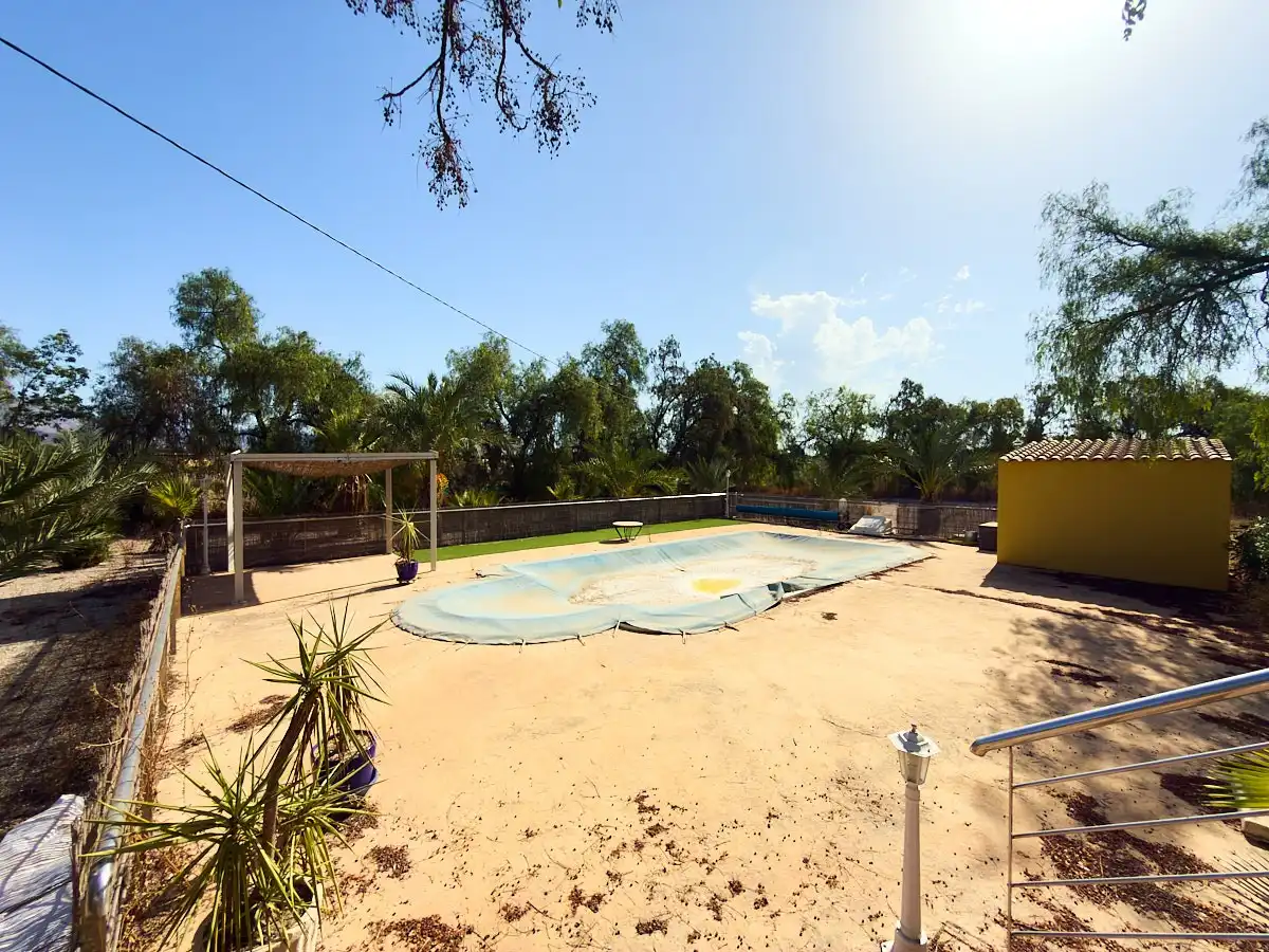Schwimmbecken von Country house zum Verkauf in Aspe mit Klimaanlage, Heizung und Privatgarten