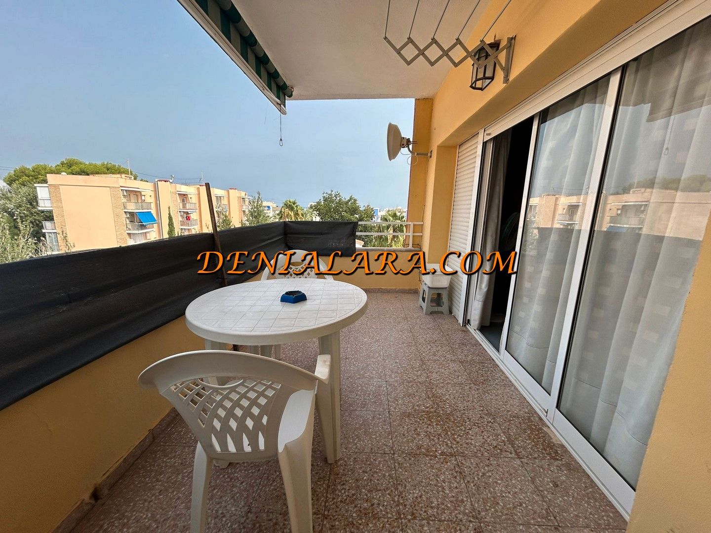 Vista exterior de Piso en venta en Dénia con Terraza y Amueblado