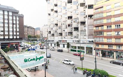 Vista exterior de Pis en venda en Oviedo  amb Calefacció i Parquet