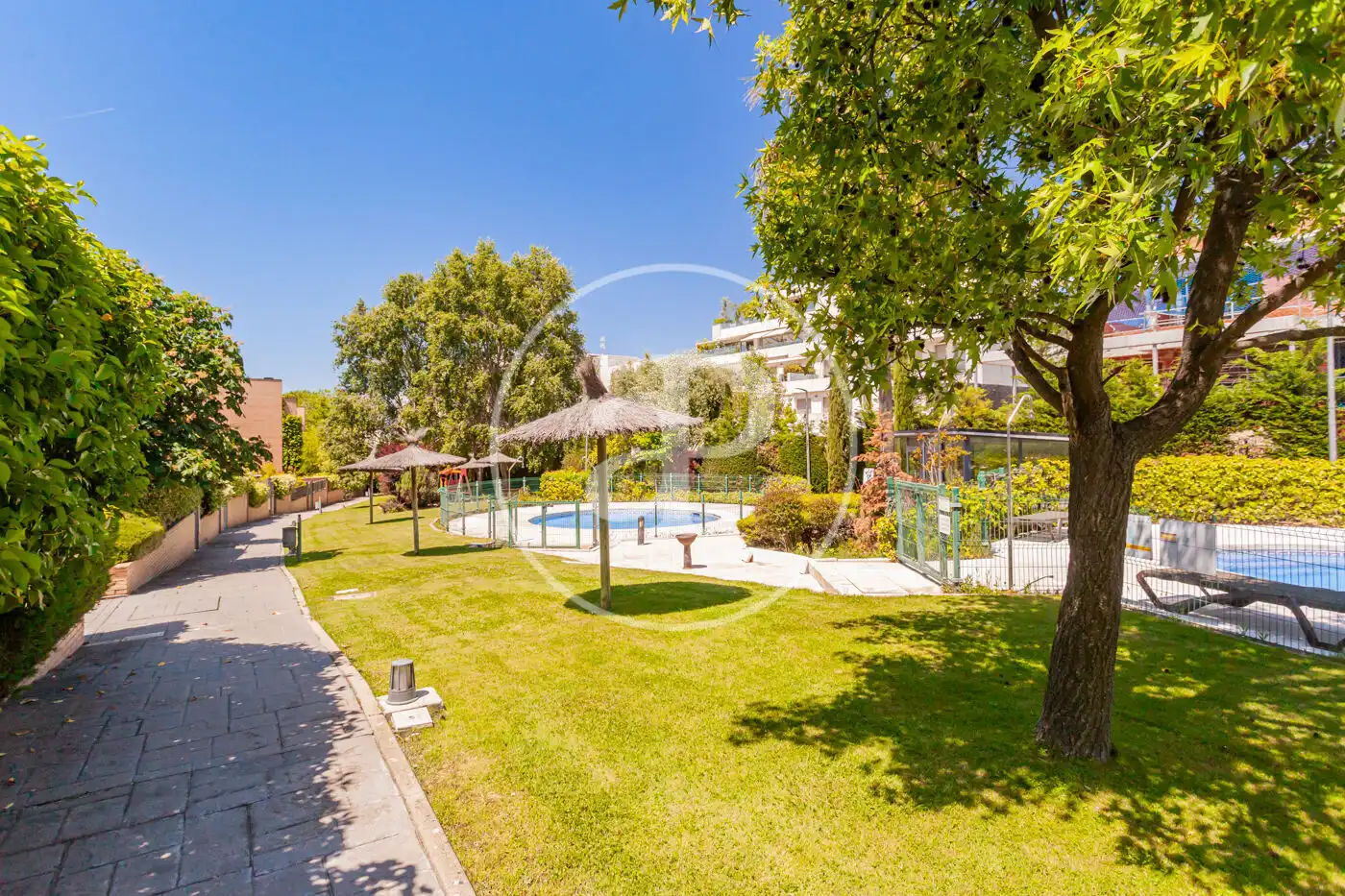 Vista exterior de Casa adosada en venta en Madrid con Aire acondicionado, Calefacción y Jardín privado