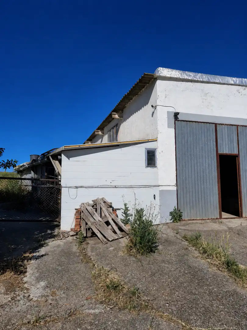 Vista exterior de Local en venda en Aguilar de Campoo