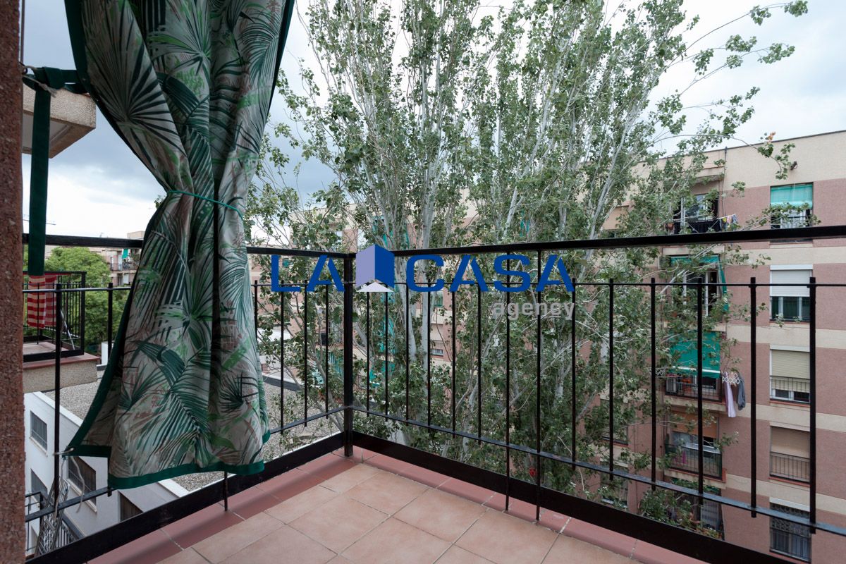 Bedroom of Flat for sale in  Barcelona Capital  with Balcony