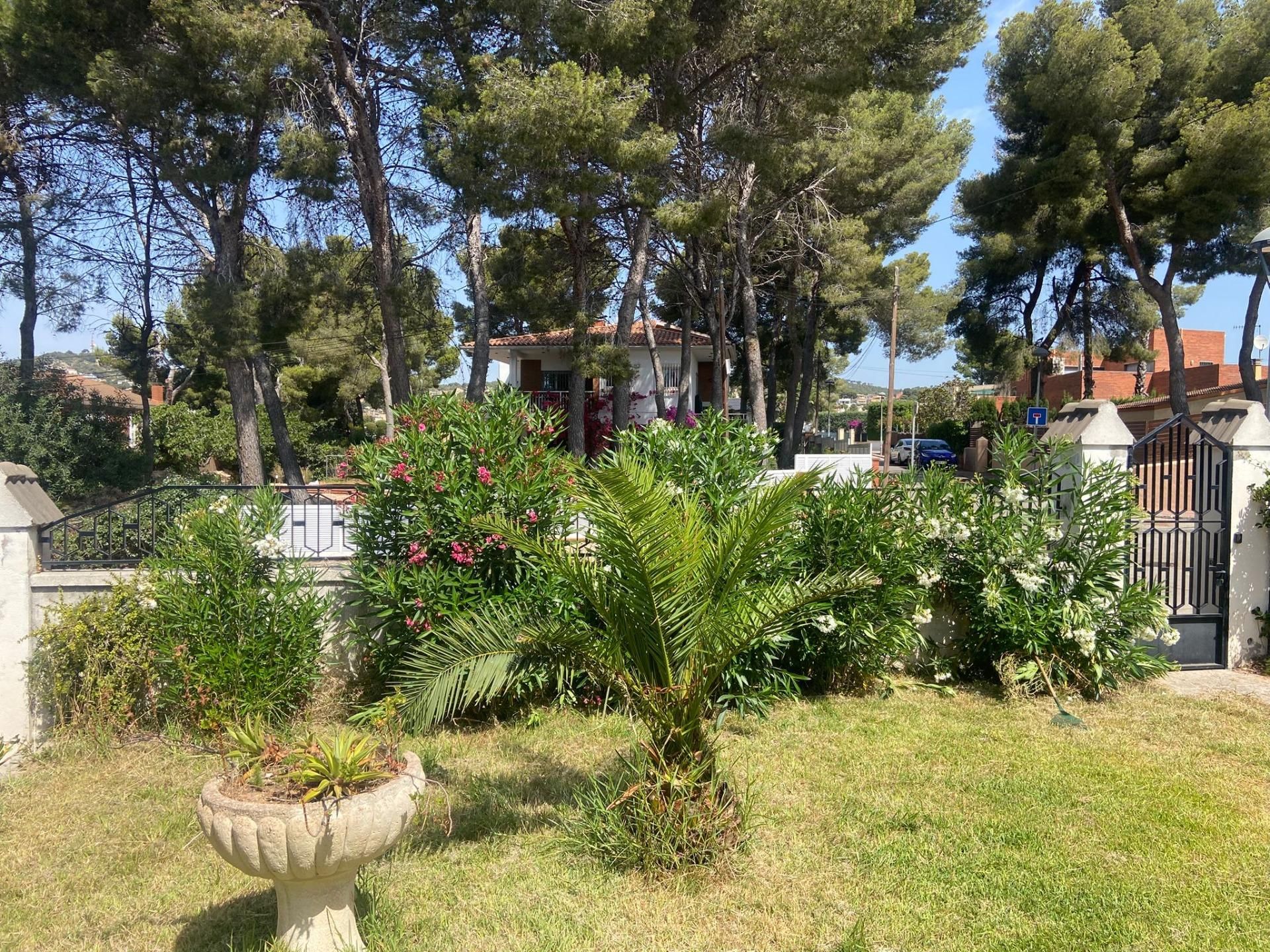 Jardí de Casa o xalet en venda en Cunit amb Aire condicionat, Calefacció i Jardí privat