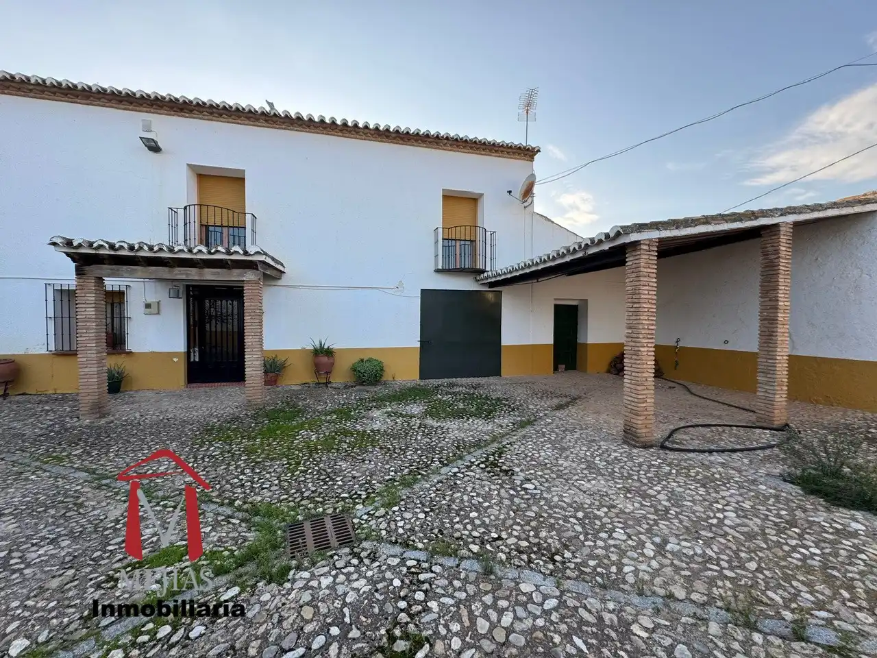 Vista exterior de Finca rústica en venda en Antequera amb Calefacció, Traster i Piscina