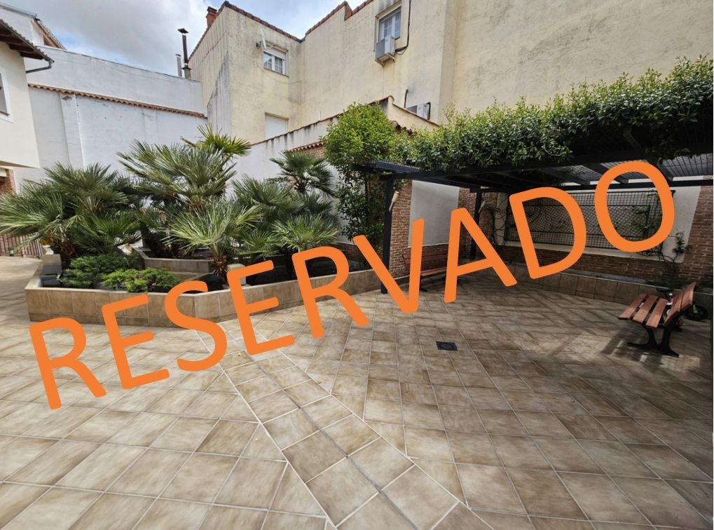 Jardí de Dúplex en venda en Navalcarnero amb Aire condicionat, Calefacció i Traster