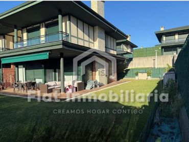 Casa pareada con piscina en venta en Diseminado la Loma 1218