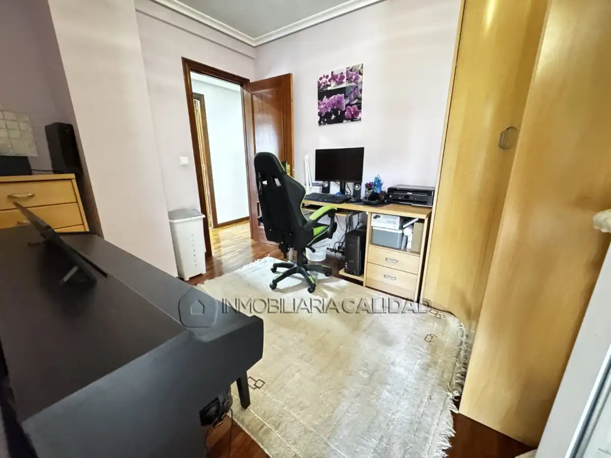 Piso en venta en Burgos con Calefacción, Terraza y Trastero