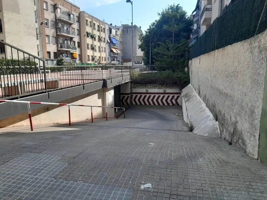 Aparcament de Garatge en venda en Montcada i Reixac