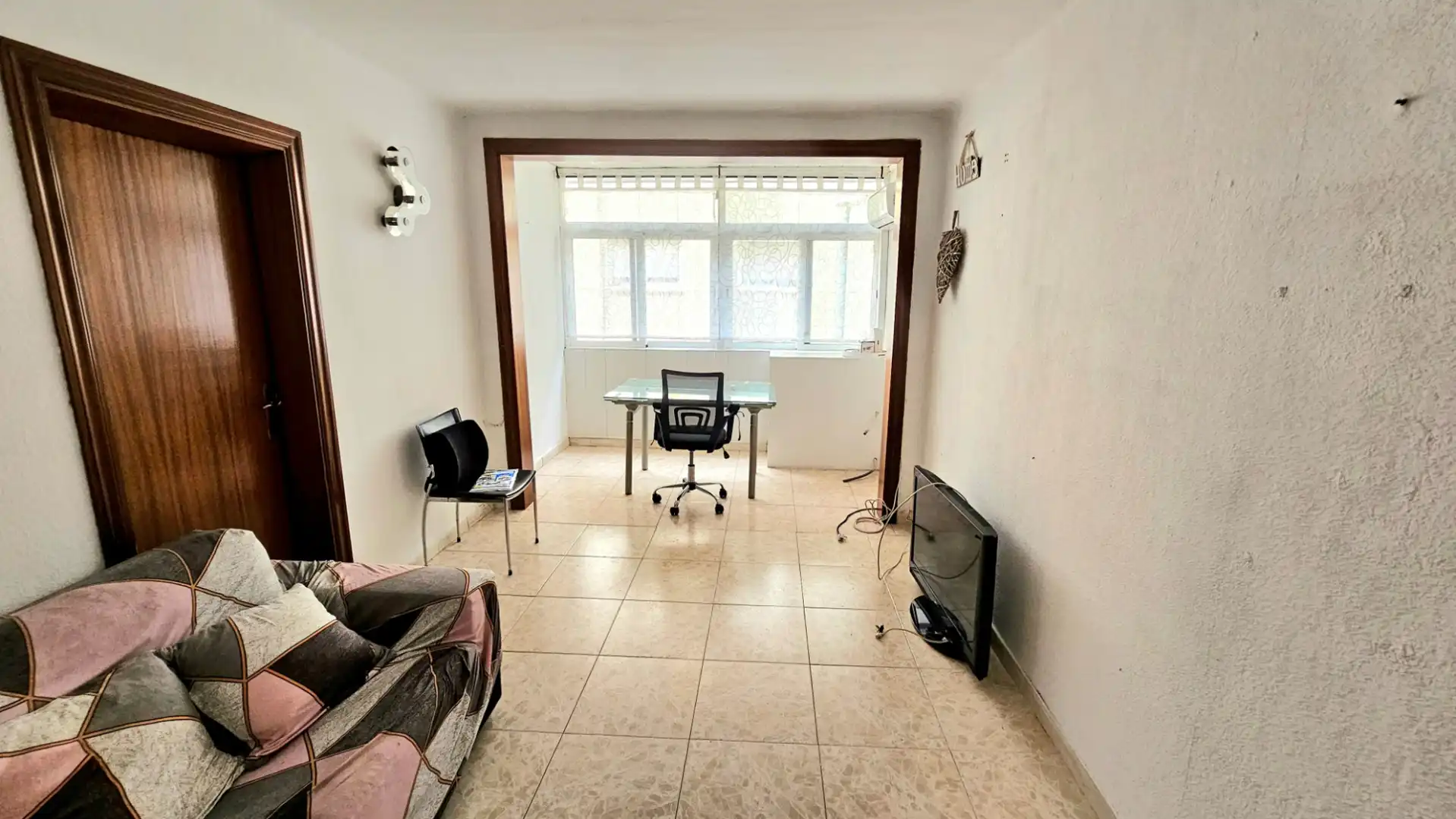 Sala de estar de Piso en venta en Santa Coloma de Gramenet con Aire acondicionado y Horno