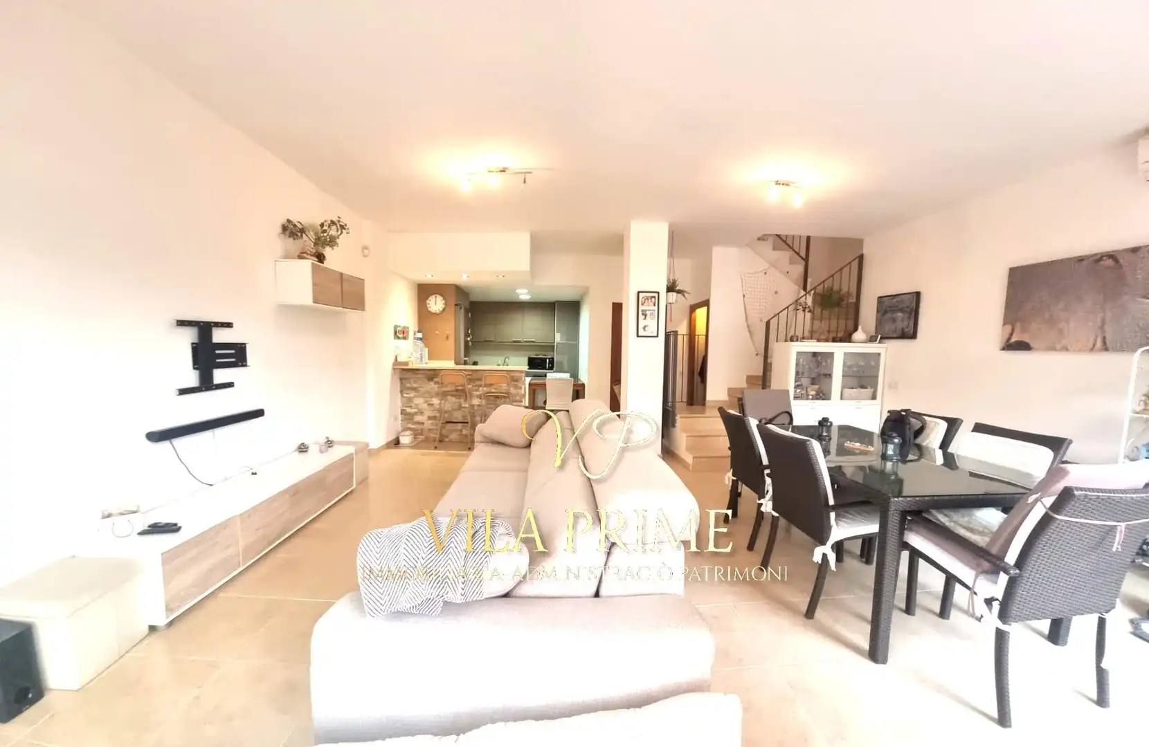 Sala d'estar de Dúplex en venda en Sant Feliu de Guíxols amb Aire condicionat, Calefacció i Jardí privat