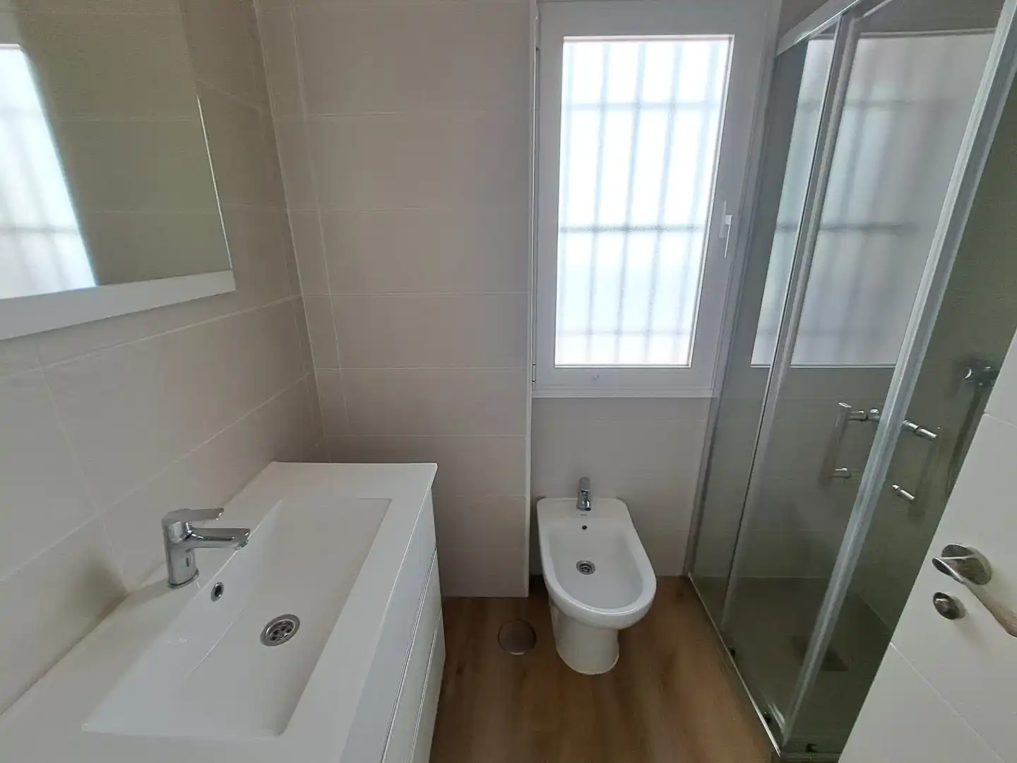 Badezimmer von Einfamilien-Reihenhaus zur Miete in Málaga mit Klimaanlage und Terrasse