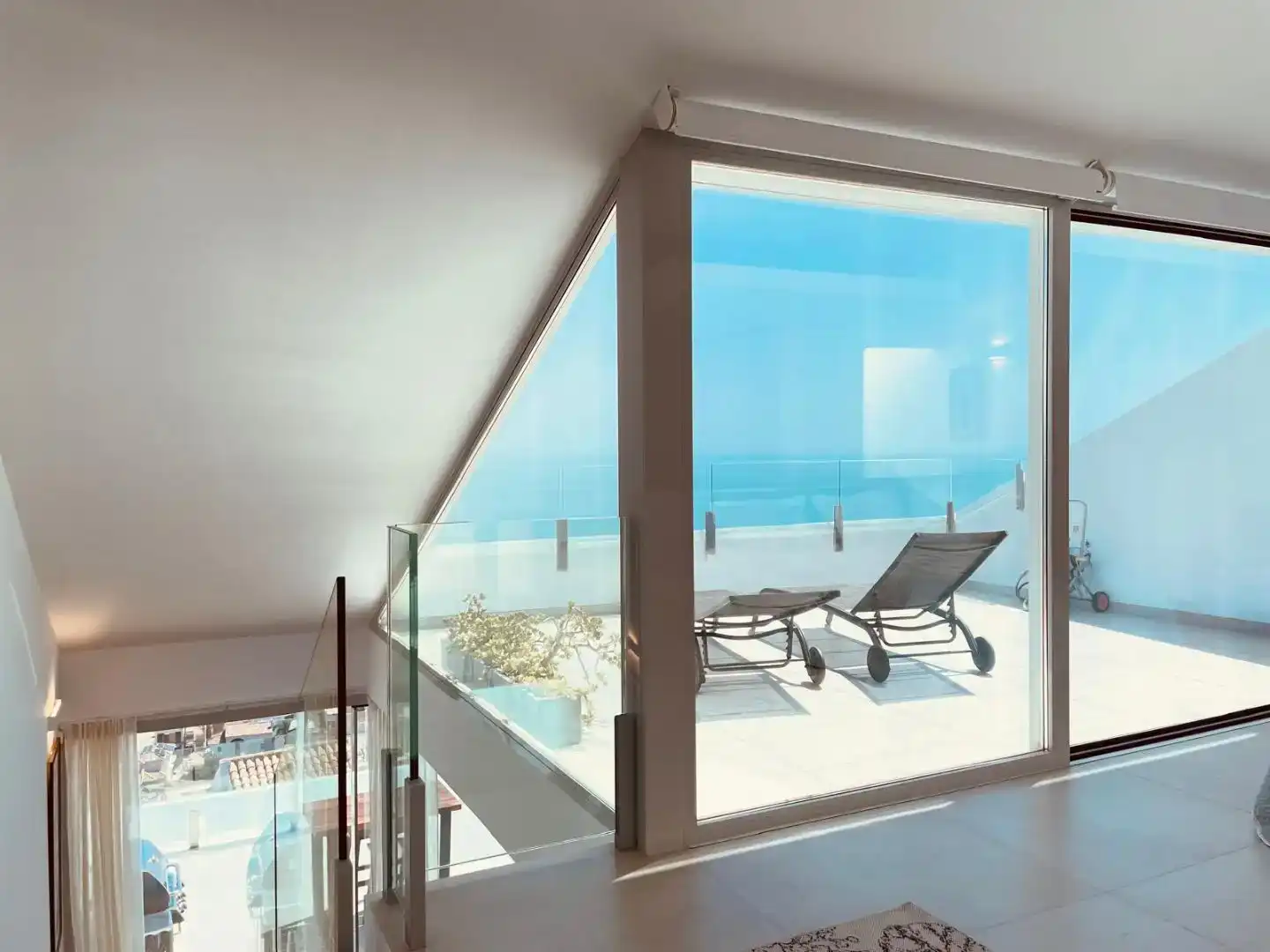 Terrasse von Dachboden zum Verkauf in Benalmádena mit Klimaanlage und Schwimmbad