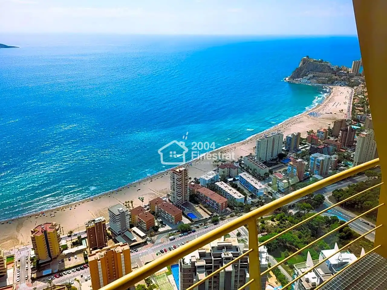 Außenansicht von Wohnungen zum Verkauf in Benidorm mit Klimaanlage, Terrasse und Gemeinschaftspool