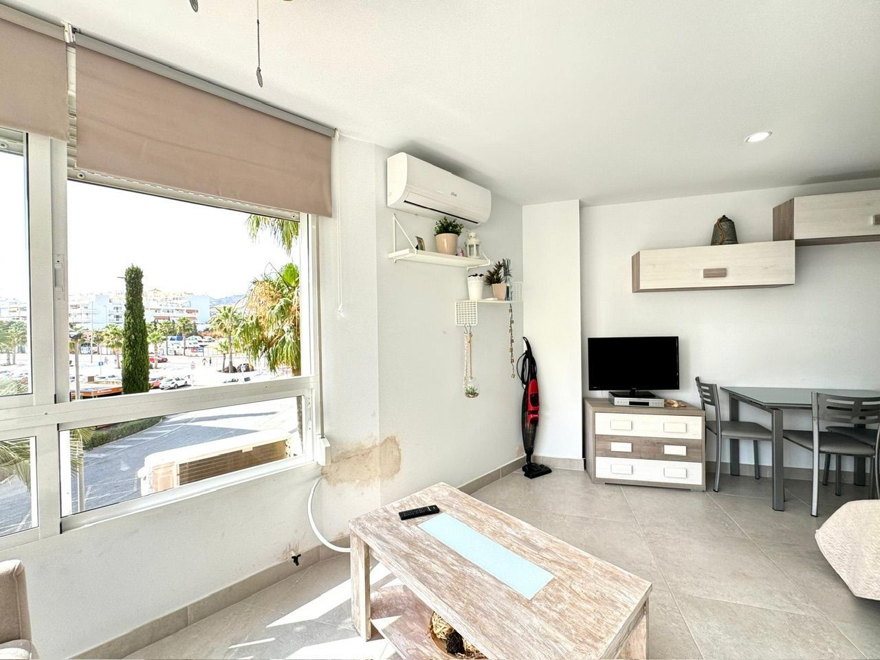 Sala d'estar de Estudi en venda en Torrox amb Aire condicionat i Piscina comunitària
