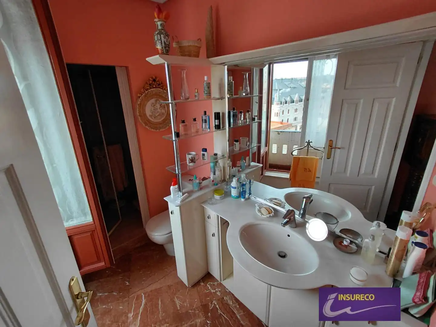 Baño de Ático en venta en León Capital  con Calefacción, Terraza y Amueblado