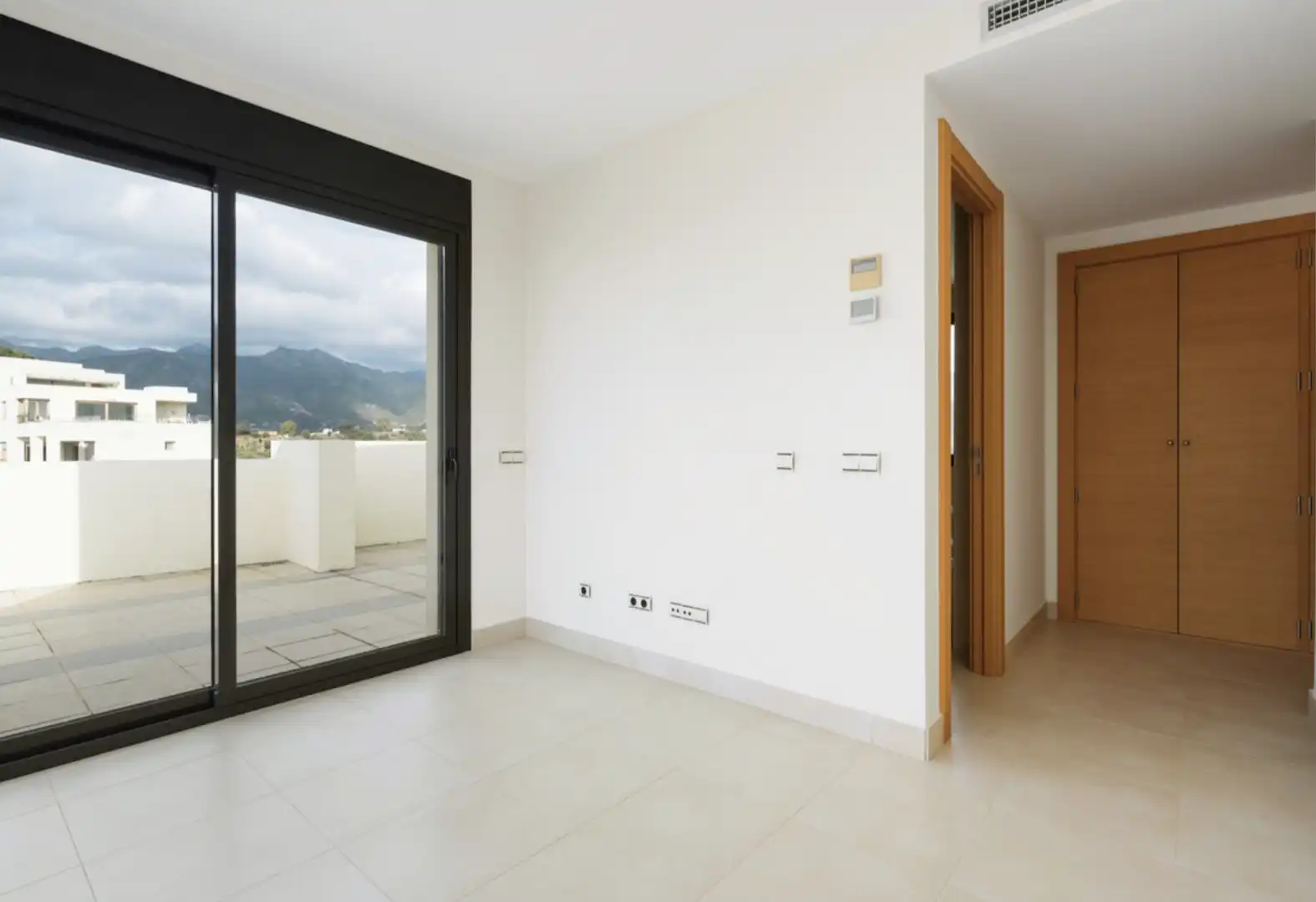 Dúplex con piscina en venta en Urbanizacion los Altos de los Monteros 11, imagen 8