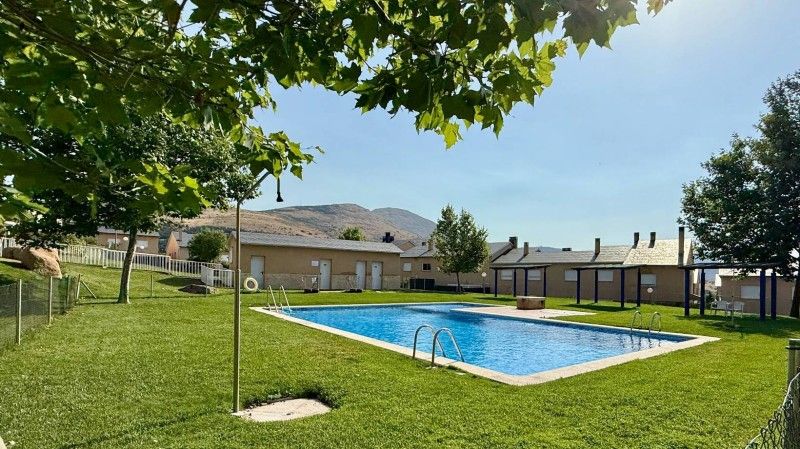Piscina de Casa o chalet en venta en El Espinar con Calefacción, Terraza y Trastero