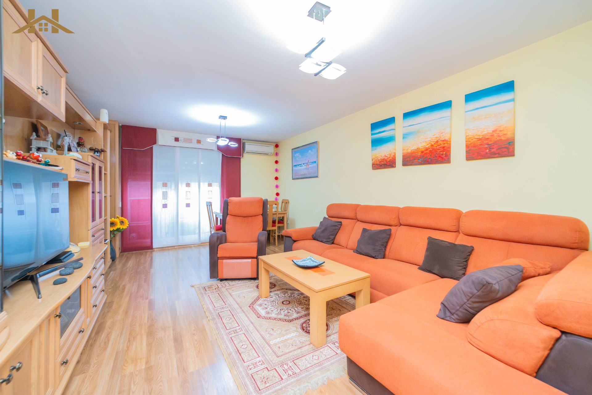 Living room of Flat for sale in Fuenlabrada  with Air Conditioner, Heating and Parquet flooring