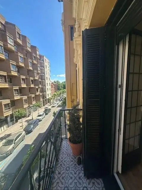 Terrasse von Wohnung zum Verkauf in Burgos mit Heizung, Parkett und Möbliert