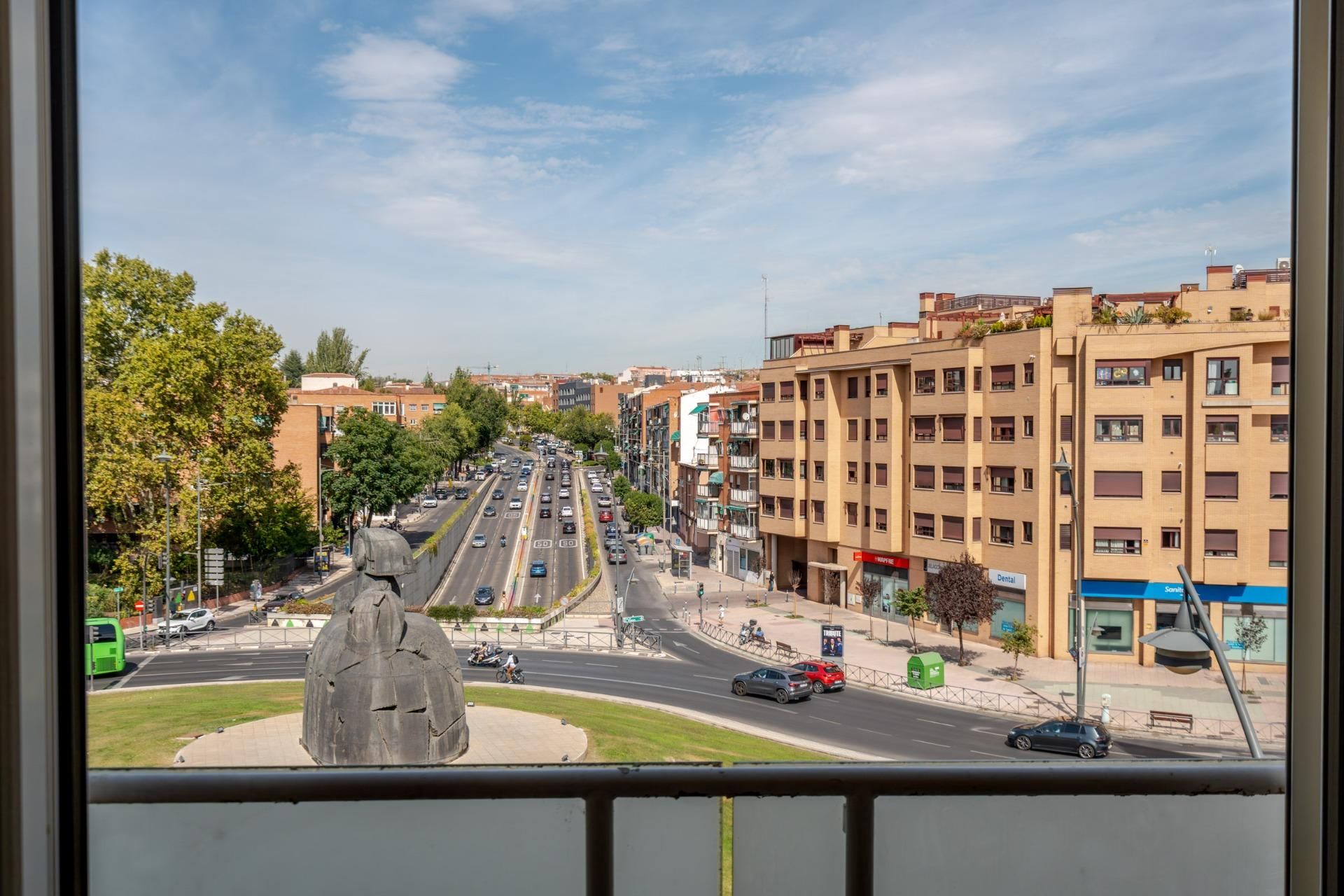 Vista exterior de Ático en venta en La Moraleja con Aire acondicionado, Calefacción y Jardín privado