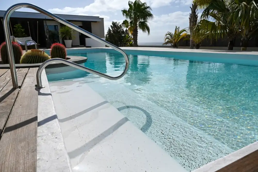 Piscina de Casa o xalet en venda en Yaiza amb Terrassa, Balcó i Internet