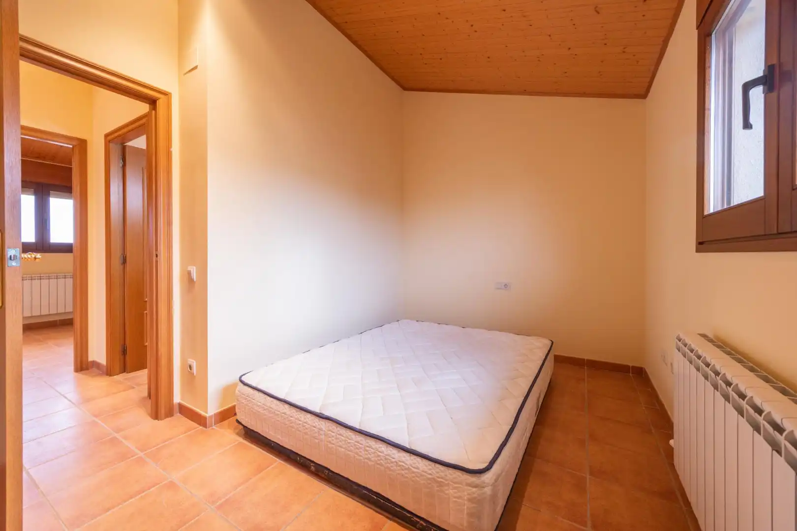 Dormitori de Casa o xalet en venda en L'Esquirol amb Calefacció, Jardí privat i Terrassa