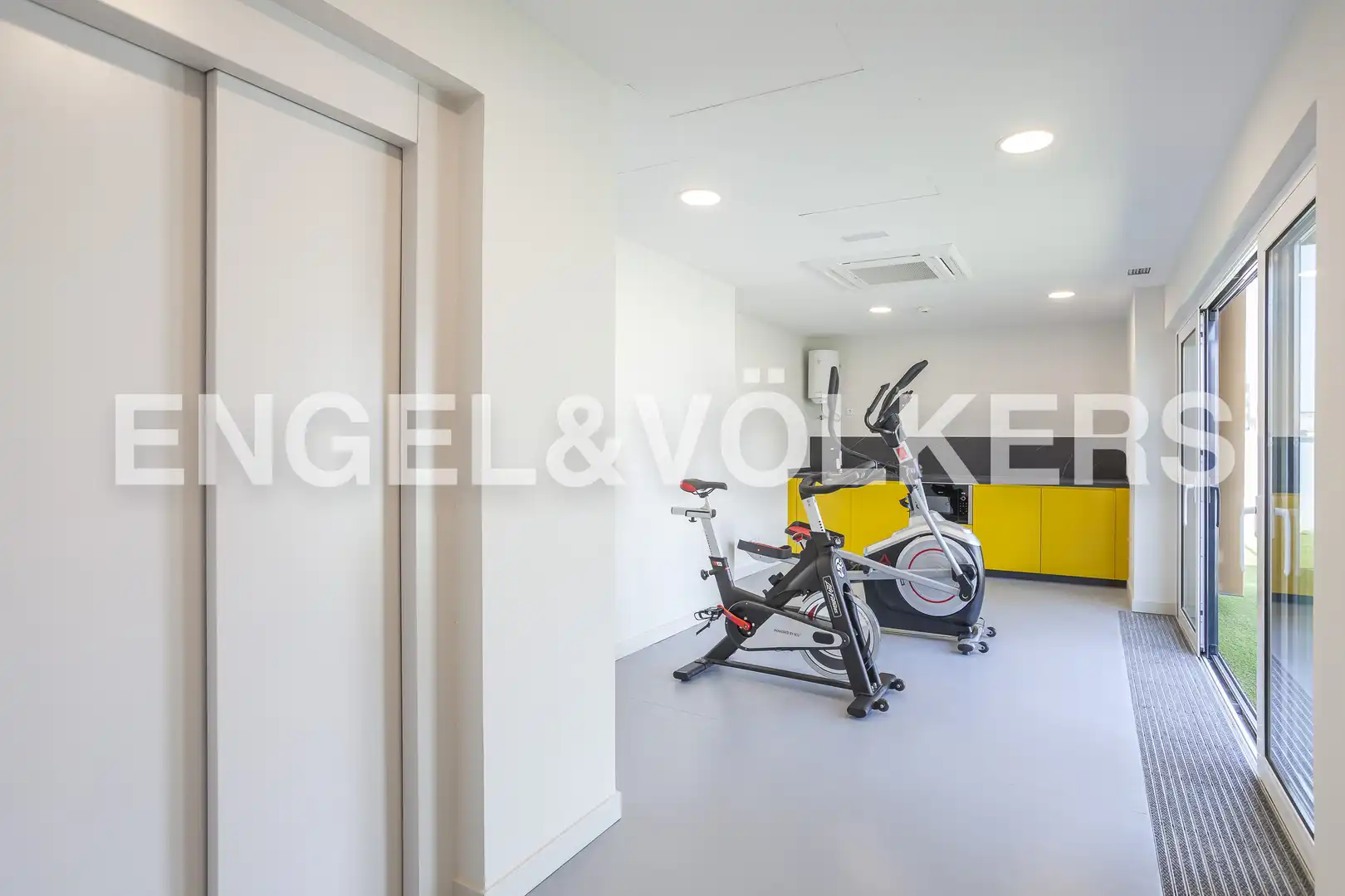 Flat for rent in Madrid  with Heating and Swimming Pool