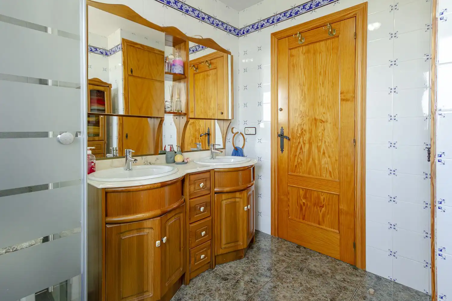 Bathroom of Houses for sale in Sant Martí Sarroca  with Air Conditioner, Heating and Terrace