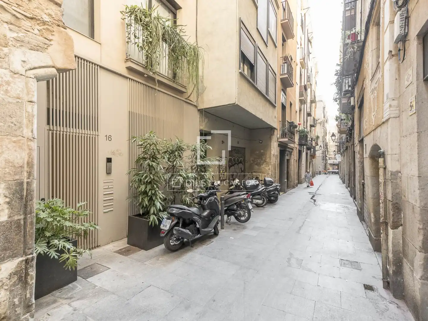 Vista exterior de Pis en venda en Barcelona amb Aire condicionat, Calefacció i Parquet