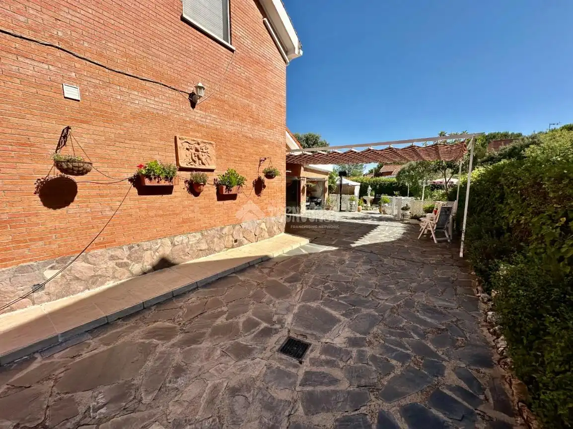 Terrassa de Casa o xalet en venda en Pioz amb Aire condicionat, Calefacció i Moblat