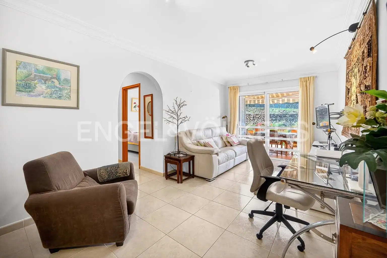 Sala de estar de Piso en venta en Adeje con Terraza, Piscina y Amueblado