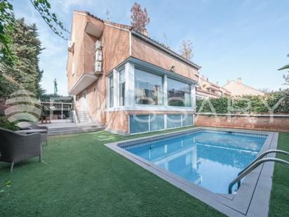 Exterior view of House or chalet for sale in  Madrid Capital  with Air Conditioner and Swimming Pool