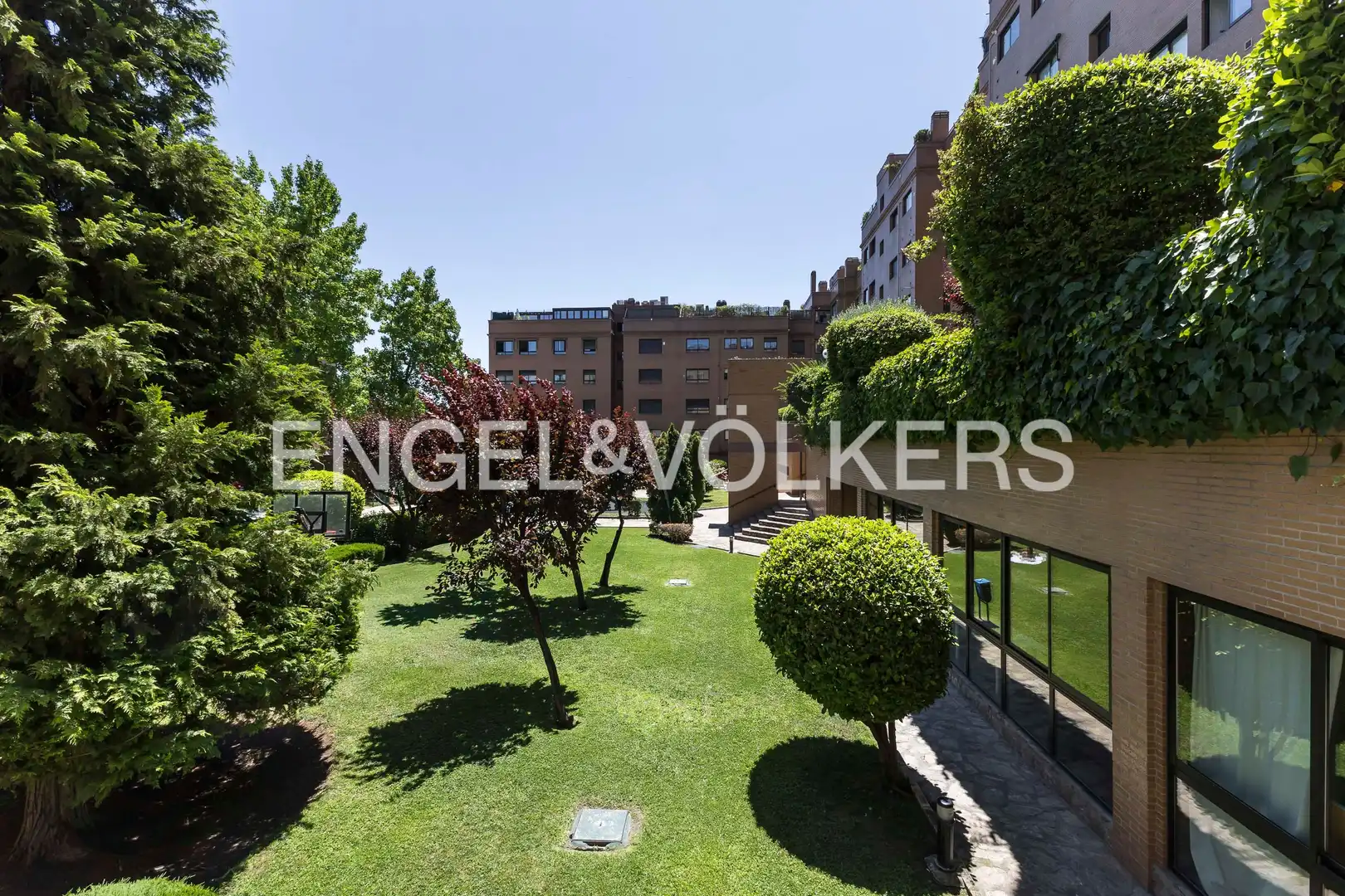 Vista exterior de Piso en venta en Madrid con Aire acondicionado, Calefacción y Piscina