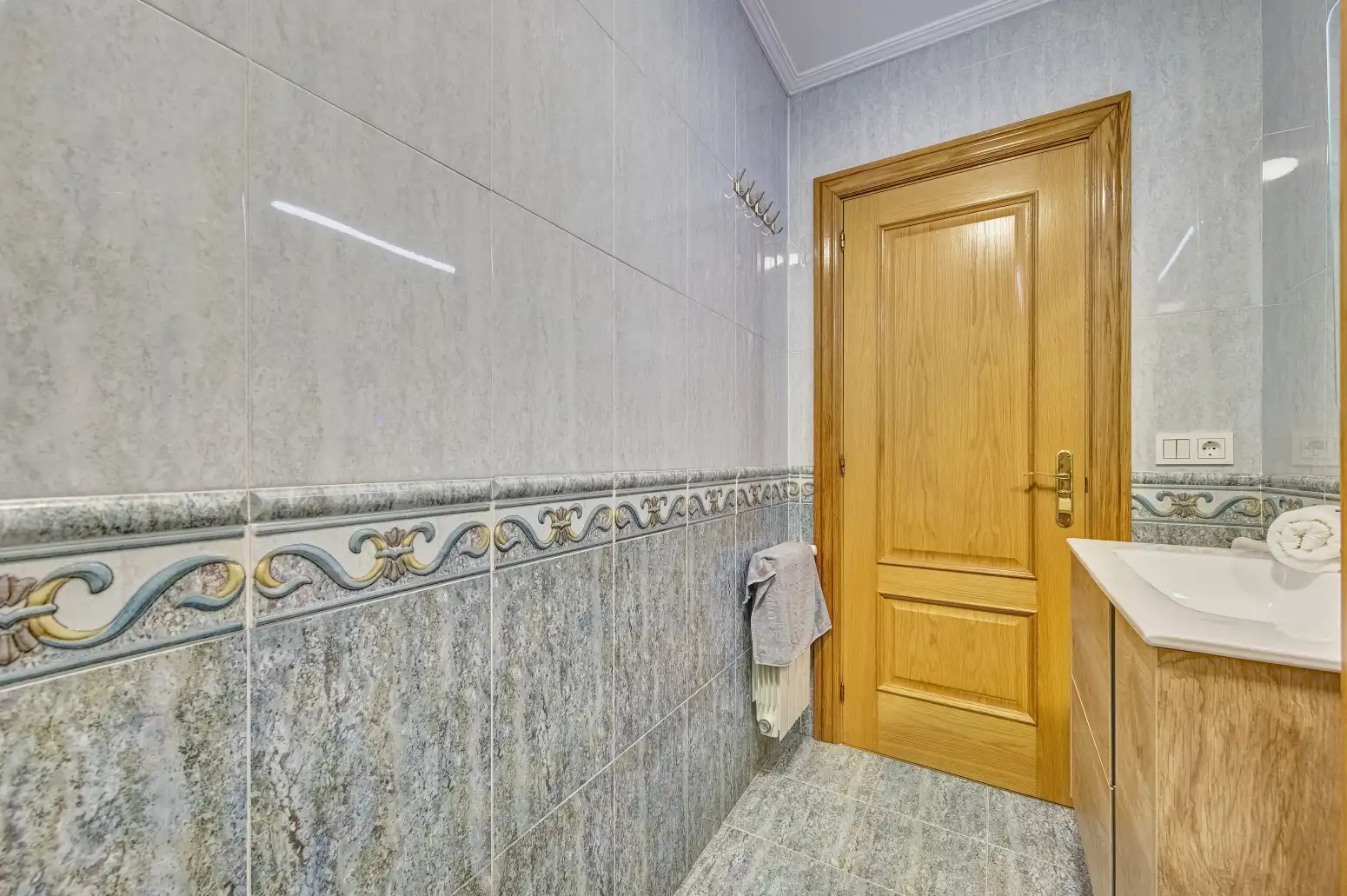 Badezimmer von Wohnung zum Verkauf in  Pamplona / Iruña mit Heizung und Parkett