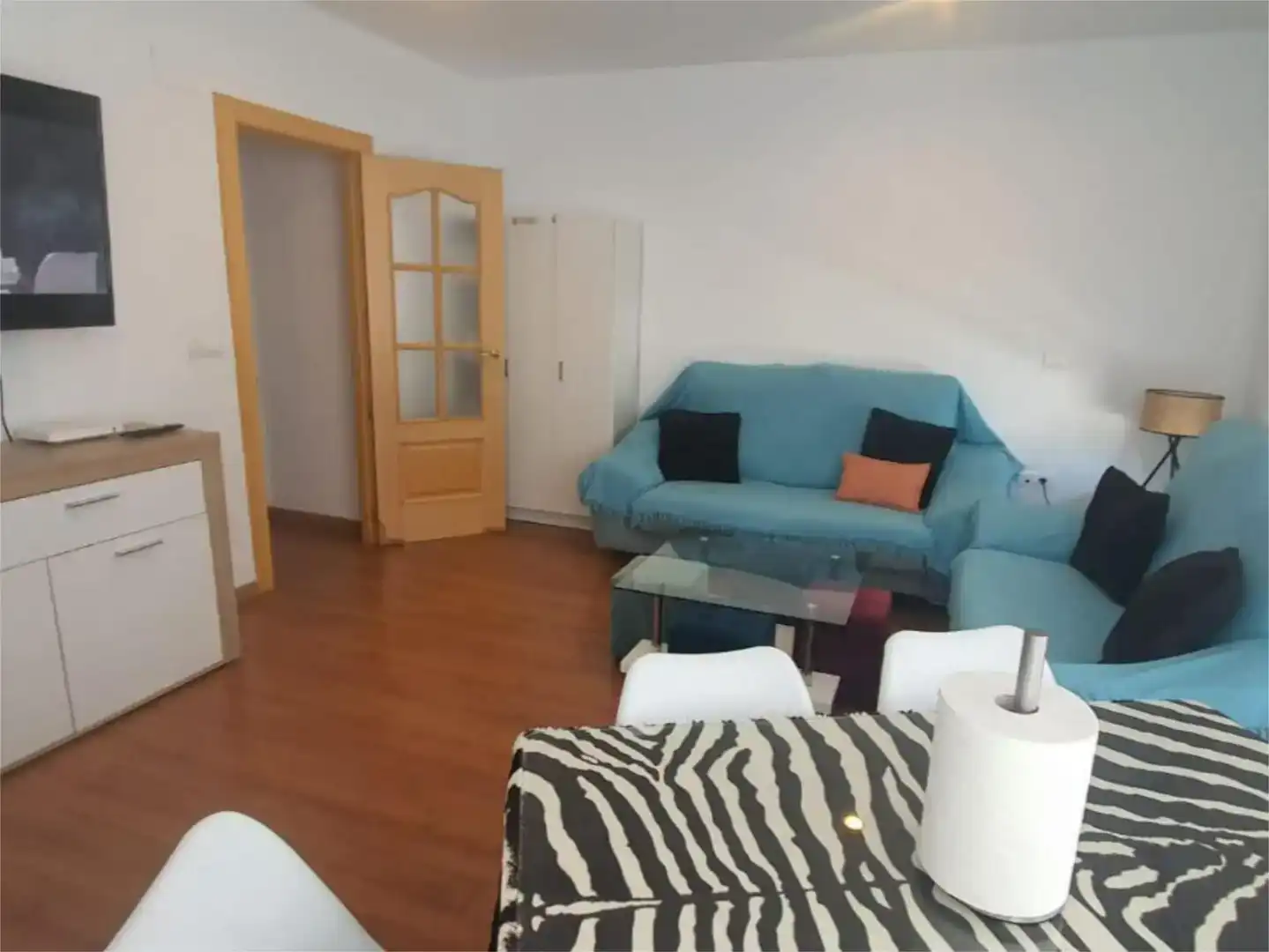 Sala d'estar de Pis en venda en Cogollos de la Vega amb Aire condicionat, Parquet i Moblat