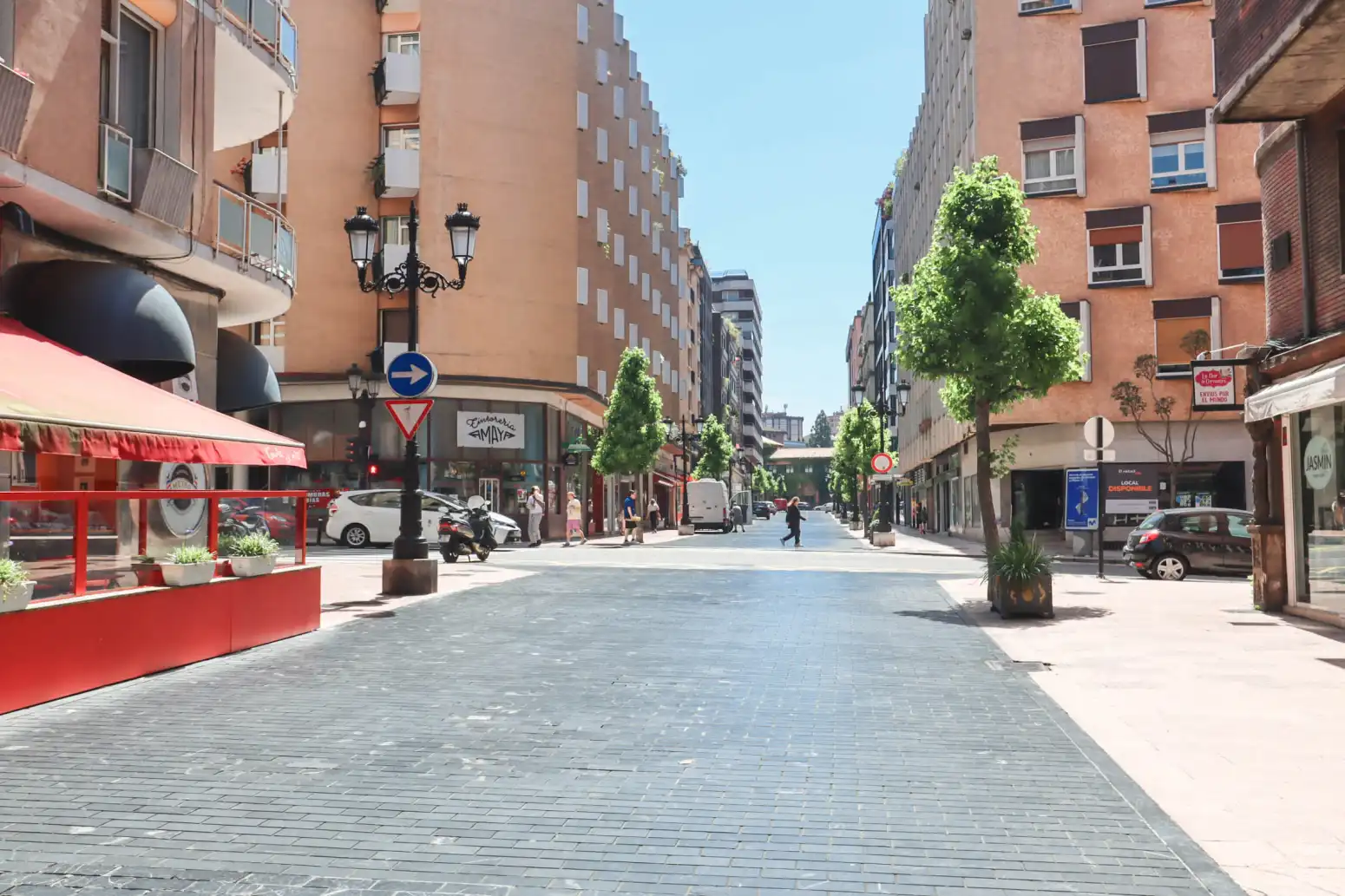 Außenansicht von Wohnung zur Miete in Oviedo  mit Heizung und Parkett