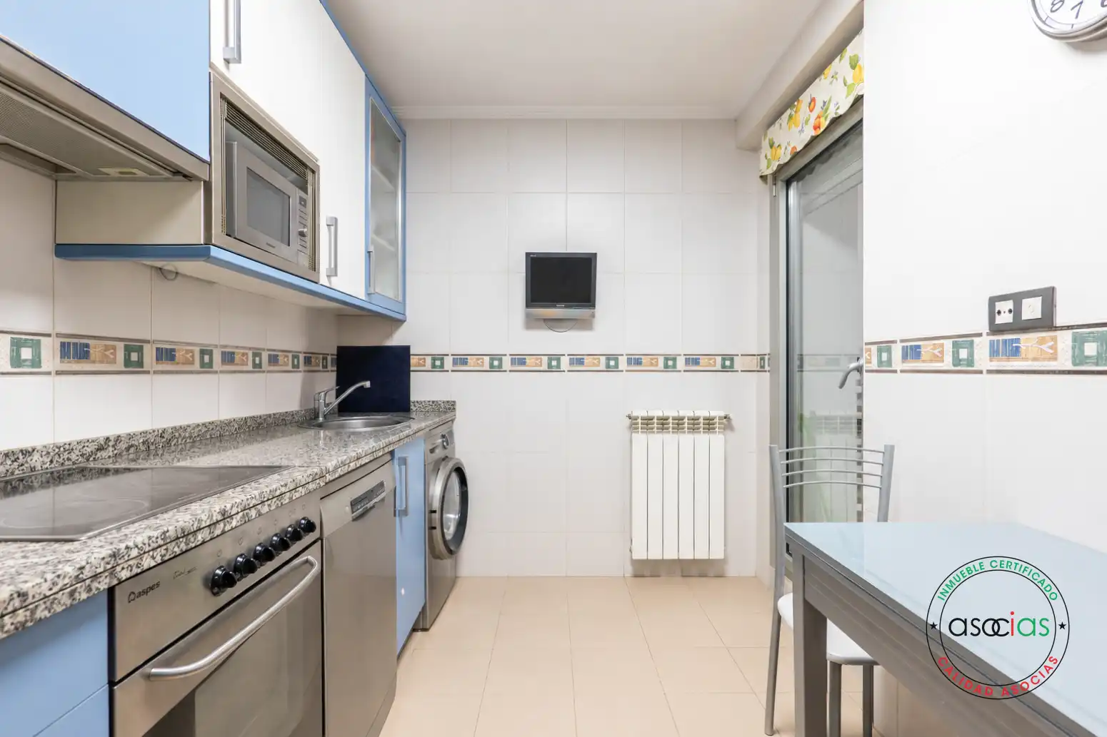 Cocina de Piso en venta en Gijón  con Calefacción, Parquet y Terraza